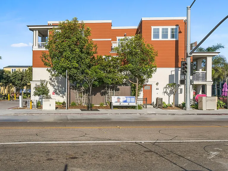 802 Santa Barbara Pl — Photo 33