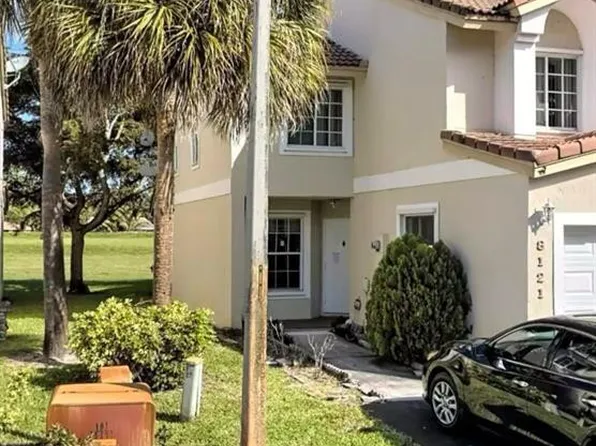 8121 Southgate Blvd, North Lauderdale, FL 33068