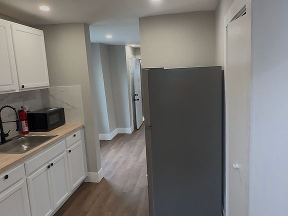 3rd image of 23 Benson St Unit 3