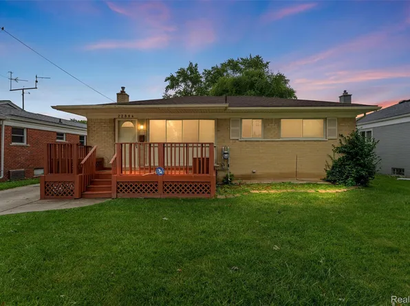 22804 Furton St, Saint Clair Shores, MI 48082