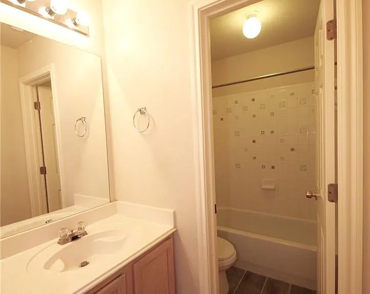15843 Garrison Cir — Photo 17