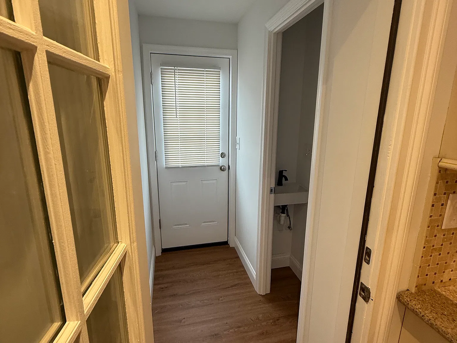 5 bed, 1600 sqft, $2,495 — Photo 4