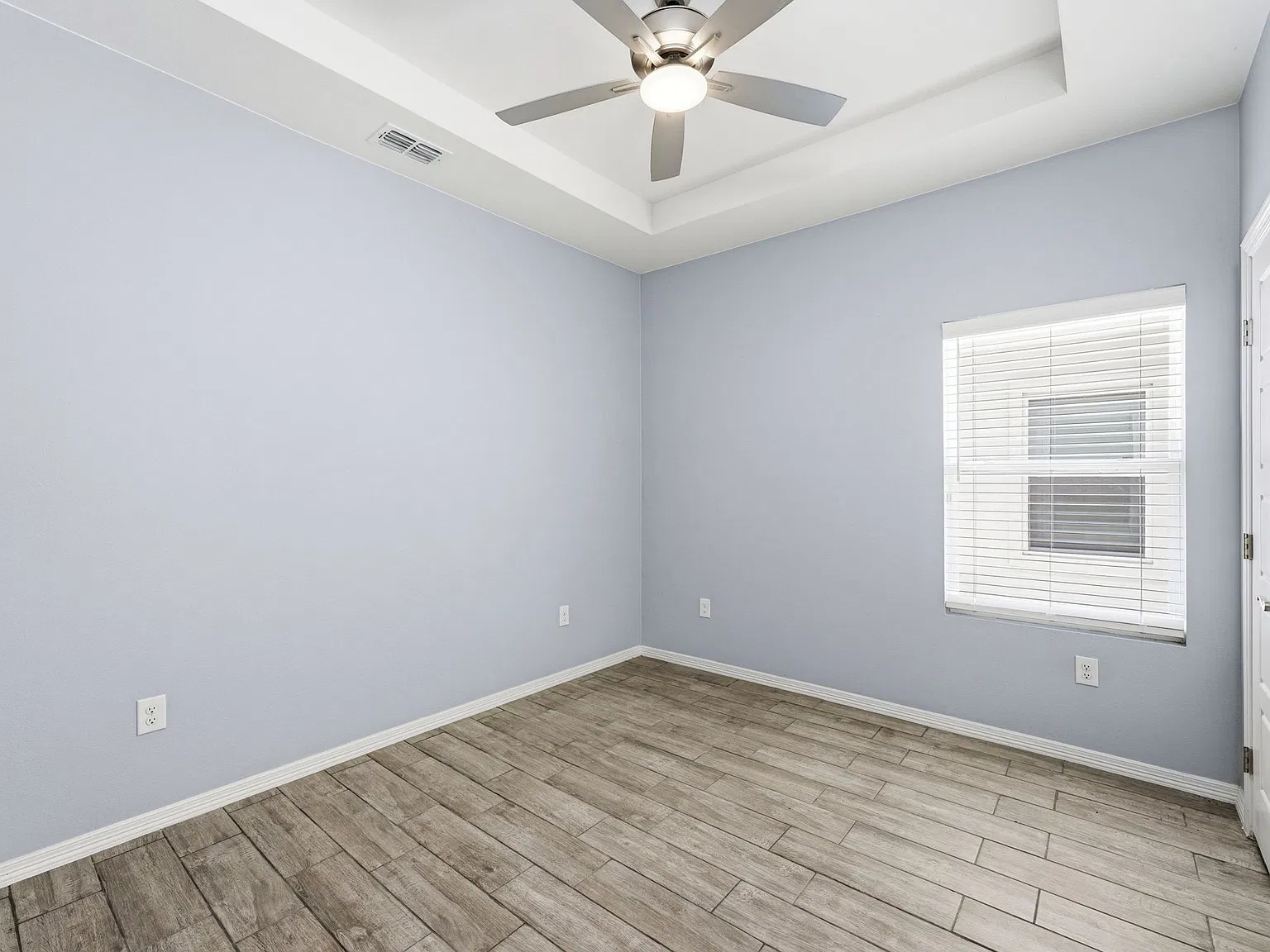 3 bed, $1,250 — Photo 1