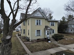 2115 Walnut St, Cedar Falls, IA 50613