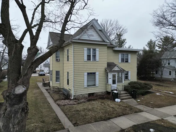 2115 Walnut St, Cedar Falls, IA 50613