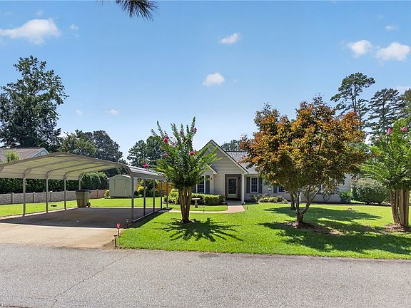 2nd image of 119 Sycamore Ln
