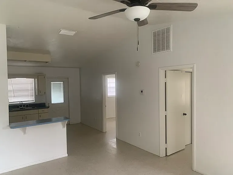 1674 NE Floridian Cir #B — Photo 8