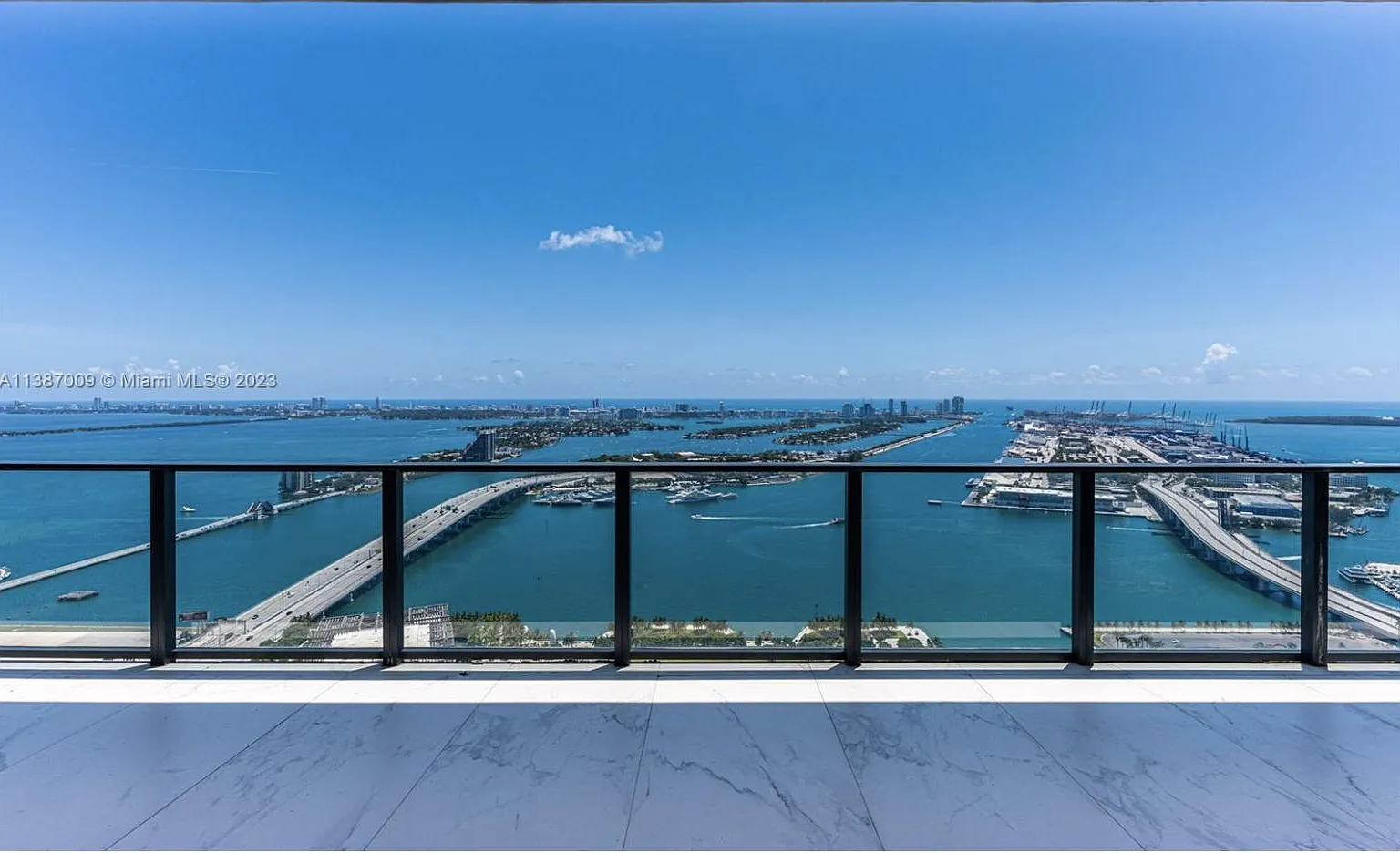 4 bed, 4876 sqft, $40,000 — Photo 2