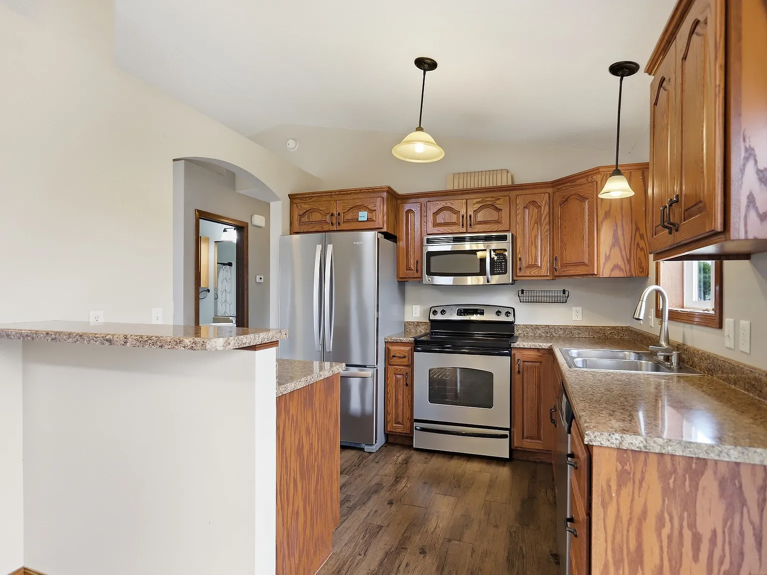 4 bed, 1625 sqft, $2,750 — Photo 4