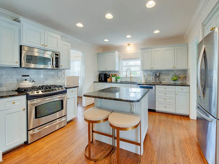 3221 Sunset Dr — Photo 19