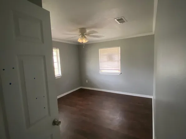10541 Tams Dr, Baton Rouge, LA 70815