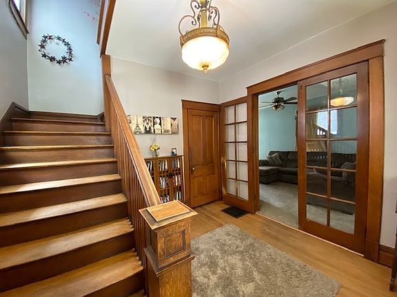 4th image of 604 W Beardsley Ave