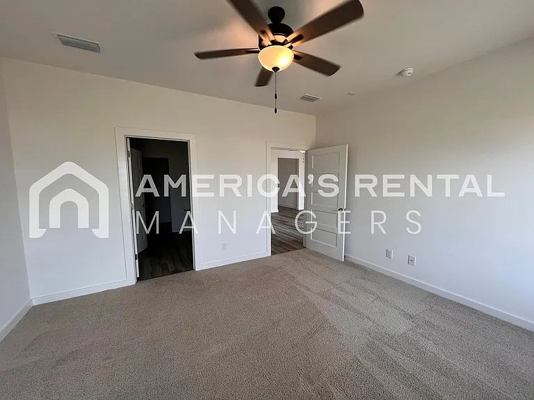 19617 Amberley Rd — Photo 24
