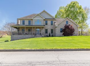 2617 Halifax Dr, Kingsport, TN 37660