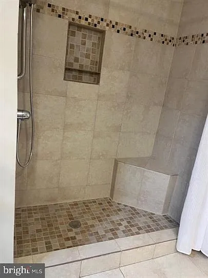 9207 Douglas St #215 — Photo 9