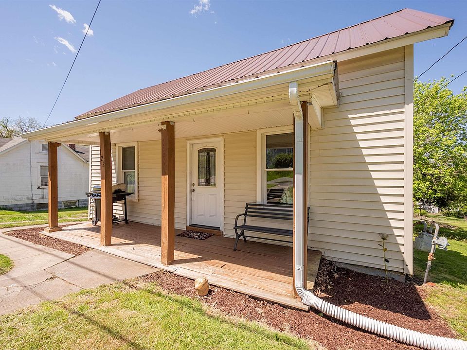 122 Pine St, Pulaski, VA 24301 Zillow