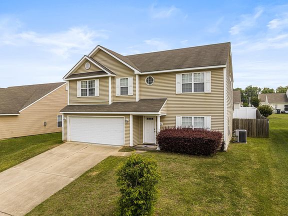 3rd image of 6926 Moss Creek Way