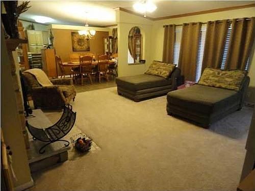 4th image of 125 Carolyn Dr