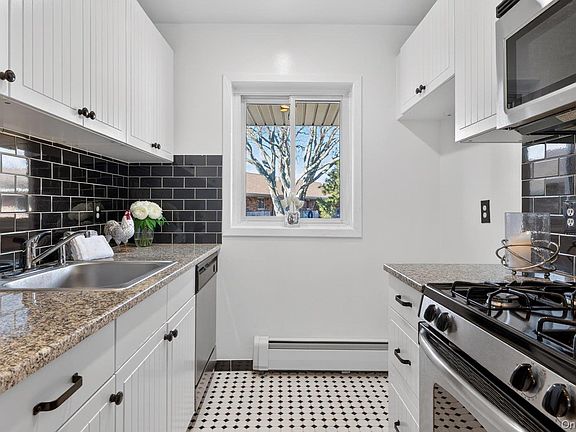 4th image of 1 Toms Point Lane #6J