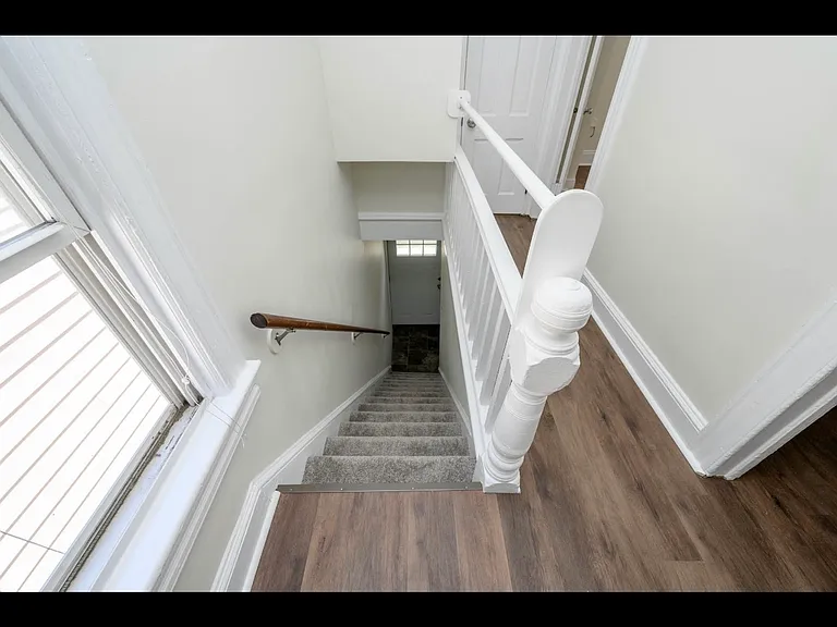 230 John St #2 — Photo 35