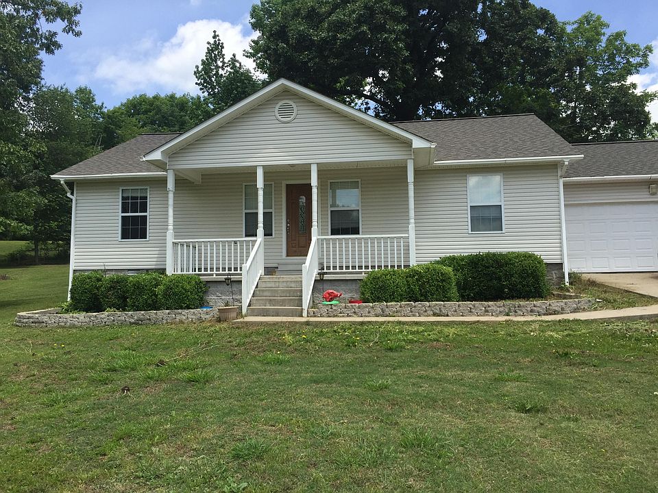 1st image of 8 Brady Ln