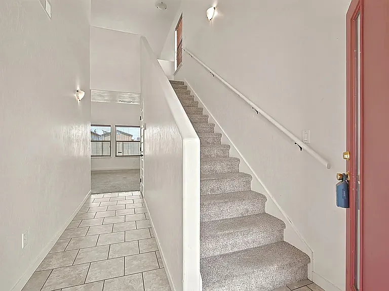 3 bed, 1501 sqft, $2,400 — Photo 4
