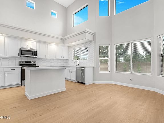 4th image of 3105 S DEL RANCHO Street