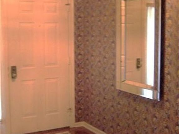 2nd image of 897 Knollcrest Ct #113