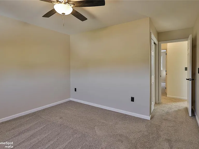 124 Stephanie Dr — Photo 23