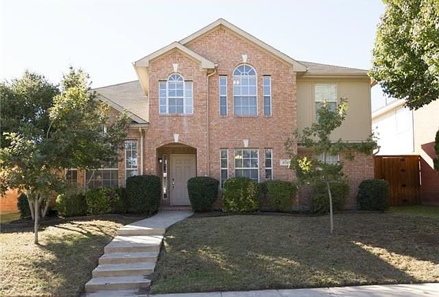 1st image of 816 Parkview Cir