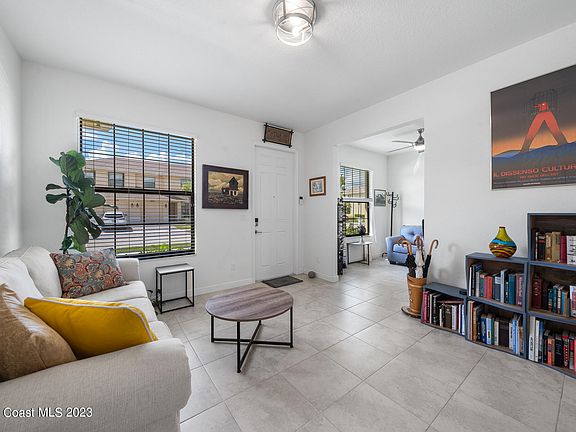 4th image of 10153 W Villa Cir