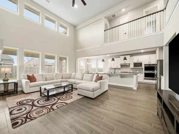 702 Hooks Trl, League City, TX 77573