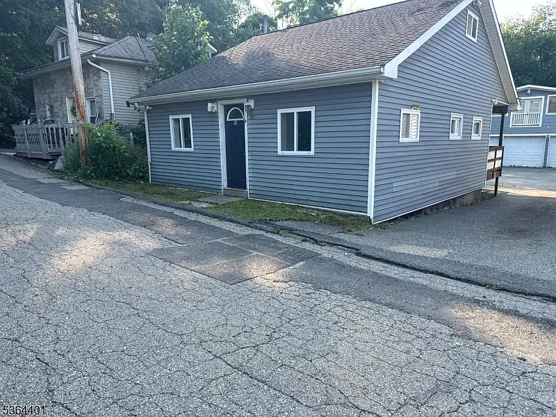 15 Diamond Dr