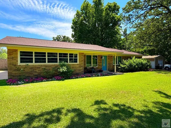 317 Maryland Dr, Texarkana, TX 75501