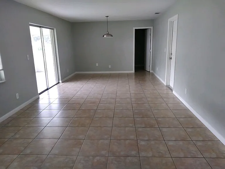 614 Cortez St — Photo 3