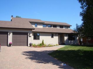 1617 8th St SE, East Grand Forks, MN 56721