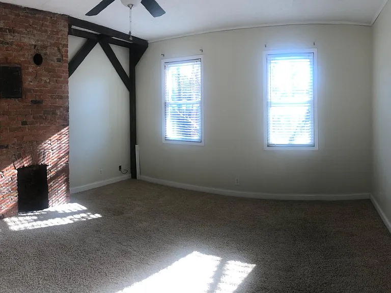 328 W 7th St — Photo 32