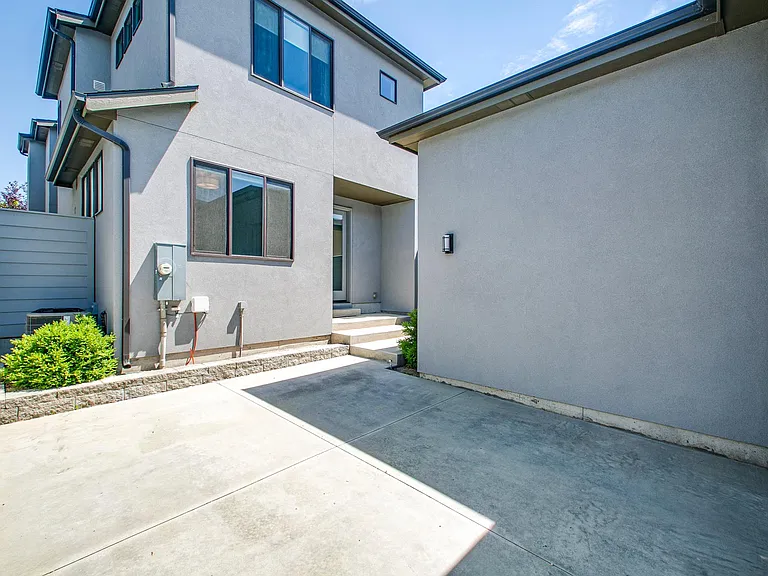 3961 E Parkcenter Blvd — Photo 31