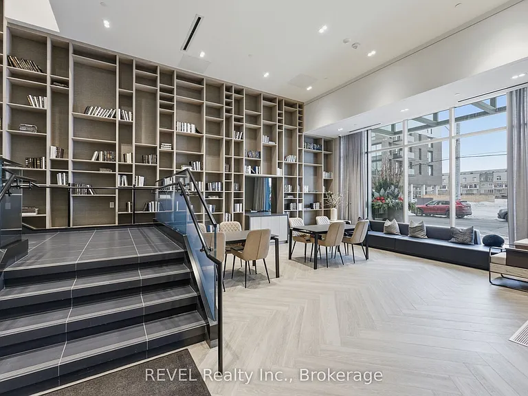 2450 Old Bronte Rd #405 — Photo 3