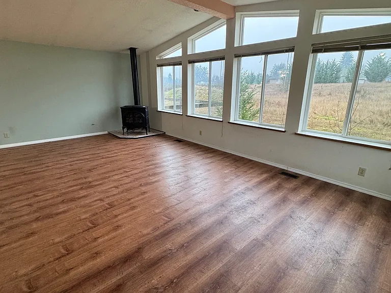 16840 Flume Rd SE — Photo 5