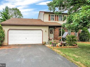 210 Fairway Dr, Reading, PA 19606