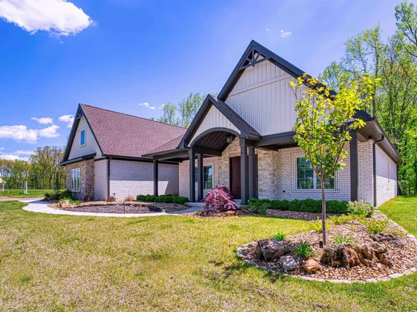 2270 Victoria Woods Dr, Boonville, IN 47601