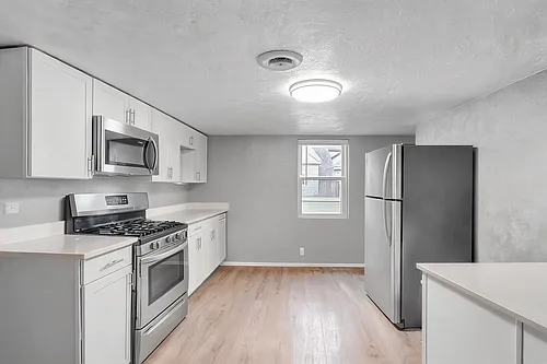 421 52nd St #3 Photo 1