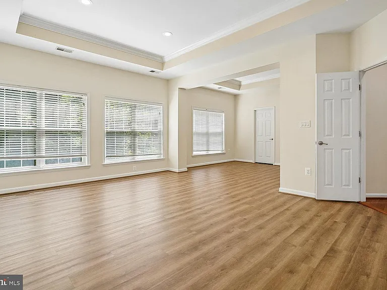 9059 Galvin Ln — Photo 33
