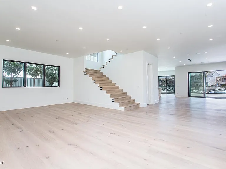 2120 Greencastle Way — Photo 13
