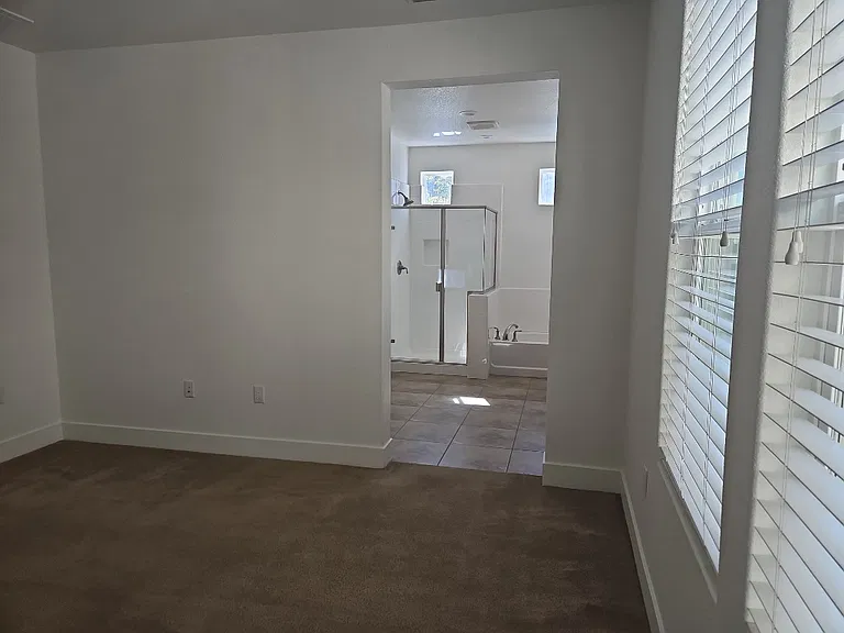 1660 Spring St — Photo 10