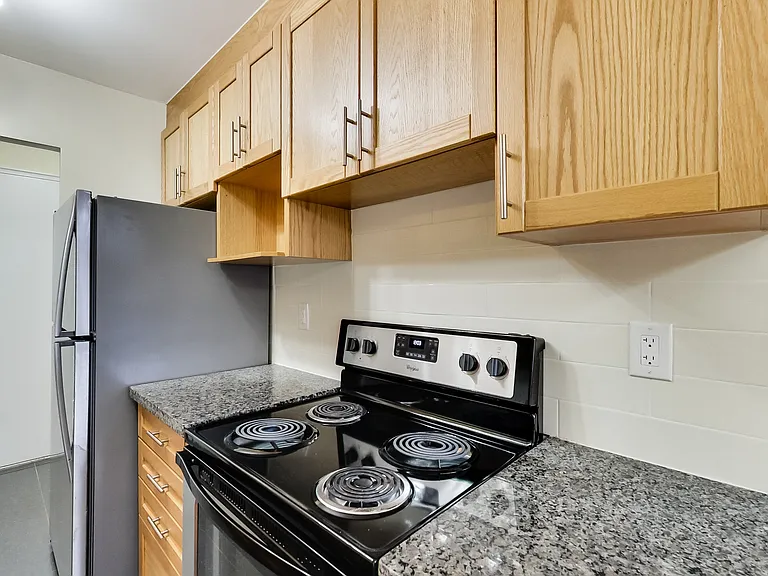 101 Cosburn Ave #104 — Photo 70