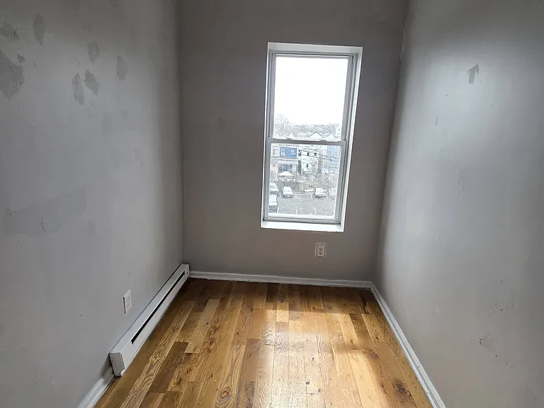 366 Forrest St #4 — Photo 6