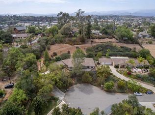 613 Carnation Ln, Fallbrook, CA 92028