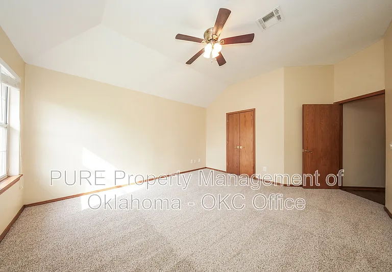 160 N Lakeside Ter — Photo 14